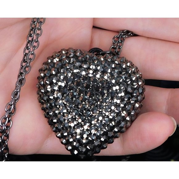 Jewelry - Puffed Rhinestone Heart Necklace